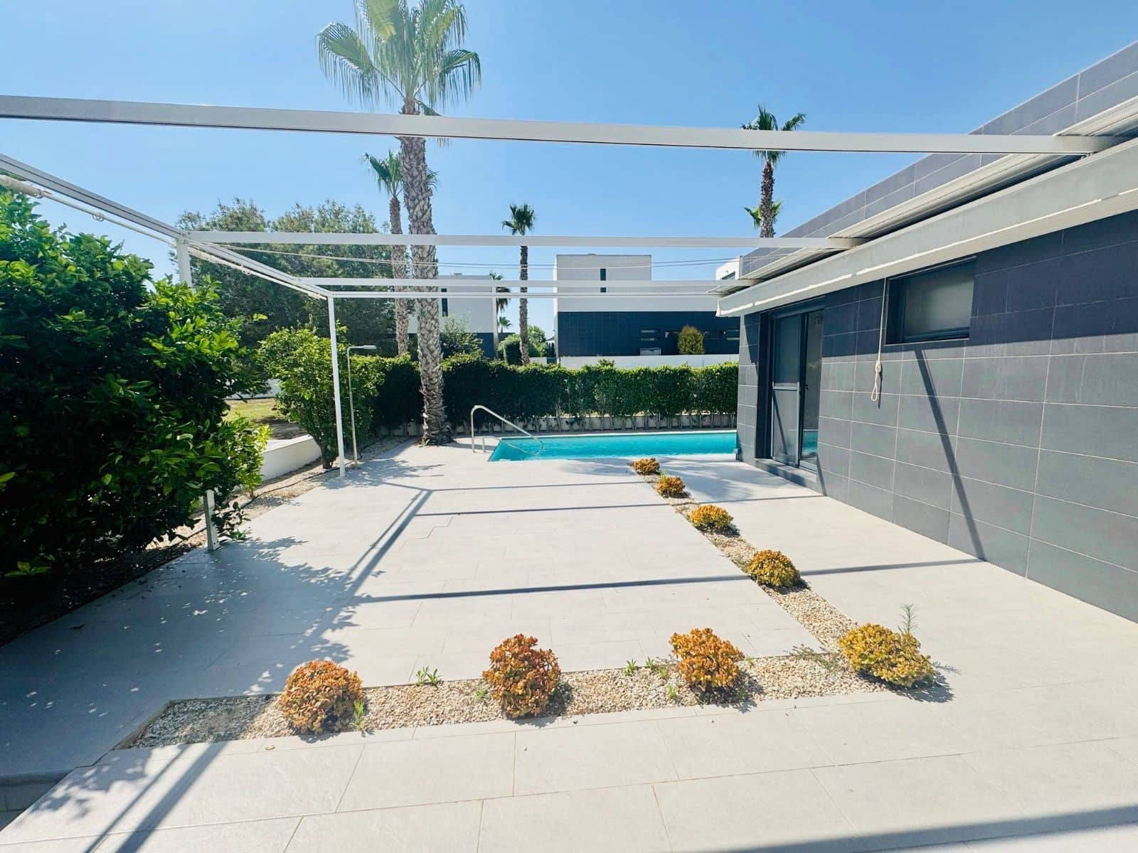 2 bedroom Villa for sale in Algorfa with pool - € 299,000 (Ref: 9514011)