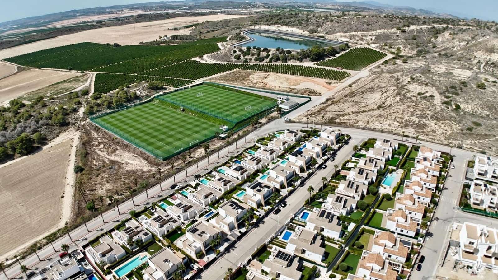 2 bedroom Villa for sale in Algorfa with pool - € 299,000 (Ref: 9514011)