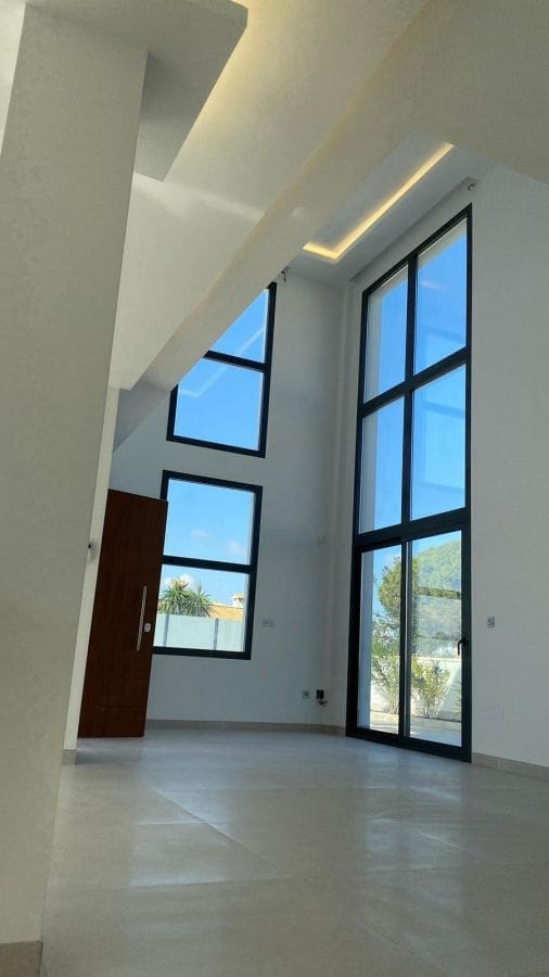 3 bedroom Villa for sale in La Siesta - € 650,000 (Ref: 9514027)