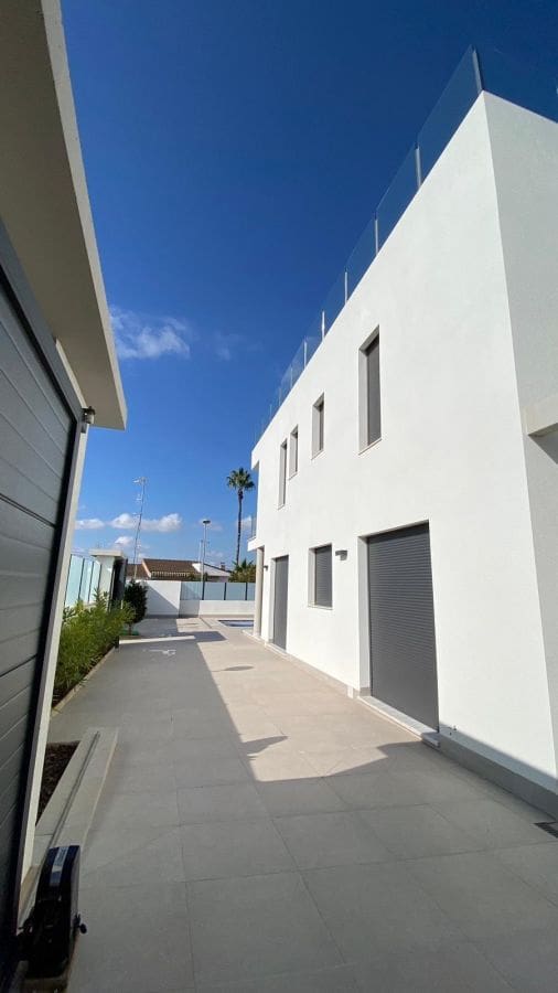 3 bedroom Villa for sale in La Siesta - € 650,000 (Ref: 9514027)