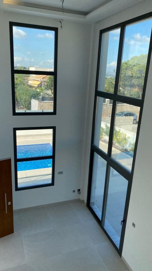 3 bedroom Villa for sale in La Siesta - € 650,000 (Ref: 9514027)