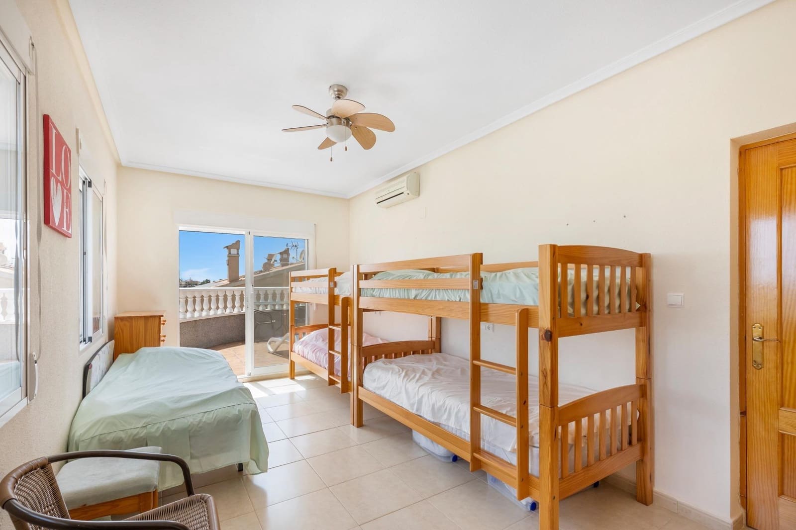 5 bedroom Villa for sale in San Fulgencio - € 459,000 (Ref: 9514031)