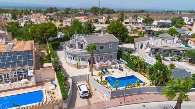 Chalet de 5 habitaciones en San Fulgencio en venta - 459.000 € (Ref: 9514031)