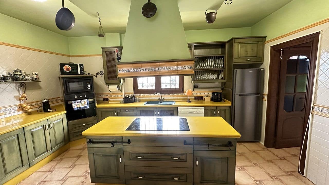 4 bedroom Villa for sale in San Miguel de Salinas - € 990,000 (Ref: 9514042)