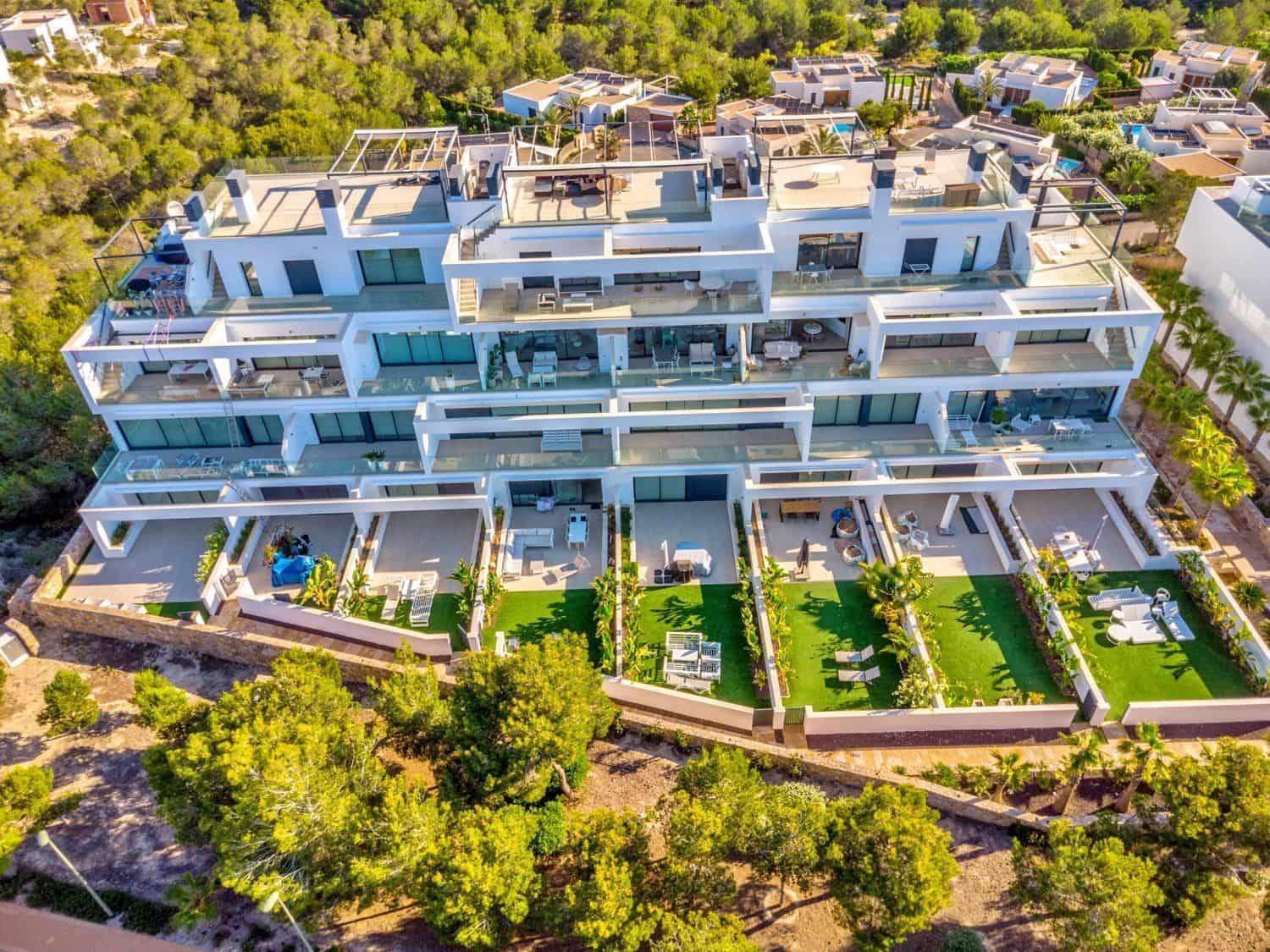 2 quarto Apartamento para venda em Las Colinas Golf com piscina garagem - 359 000 € (Ref: 9514049)