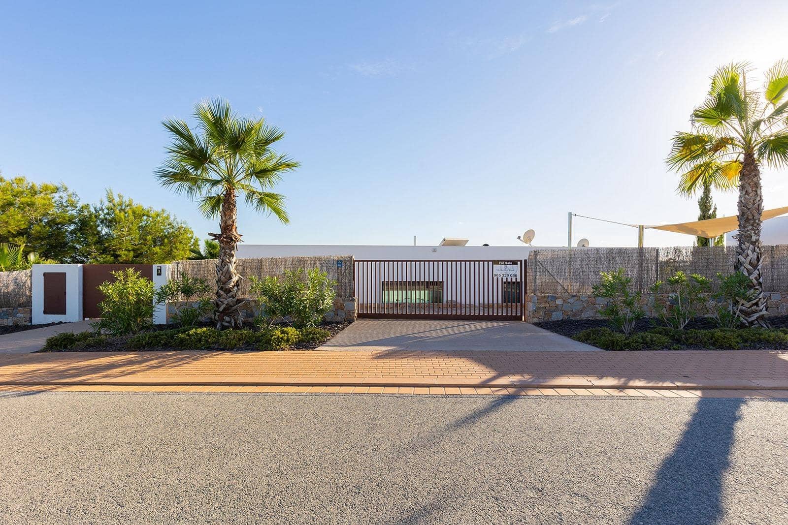 4 slaapkamer Villa te koop in Las Colinas Golf met garage - € 1.700.000 (Ref: 9514056)