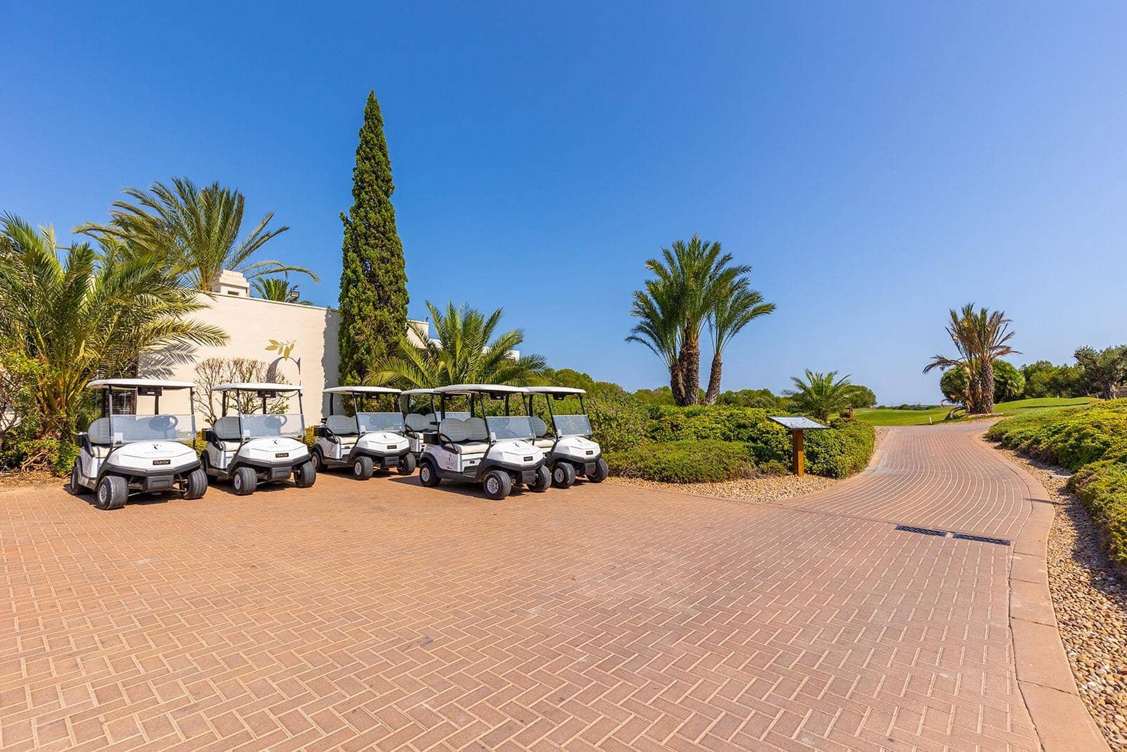 4 slaapkamer Villa te koop in Las Colinas Golf met garage - € 1.700.000 (Ref: 9514056)
