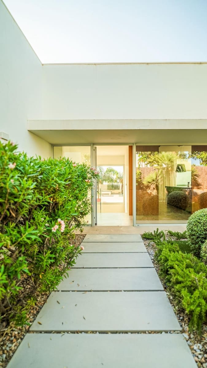 4 bedroom Villa for sale in Las Colinas Golf with garage - € 2,200,000 (Ref: 9514057)