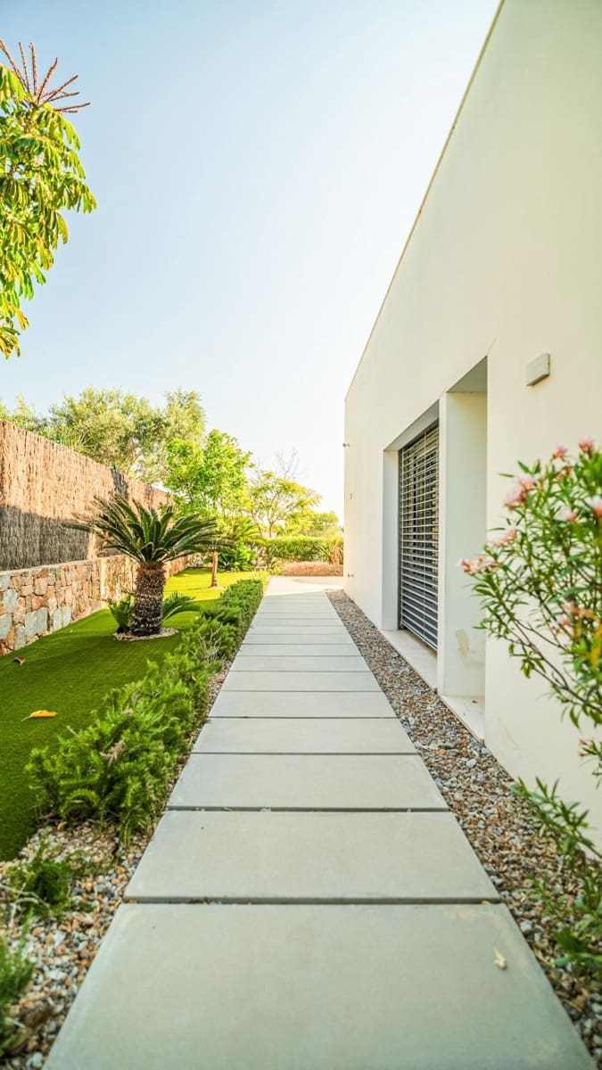 4 bedroom Villa for sale in Las Colinas Golf with garage - € 2,200,000 (Ref: 9514057)