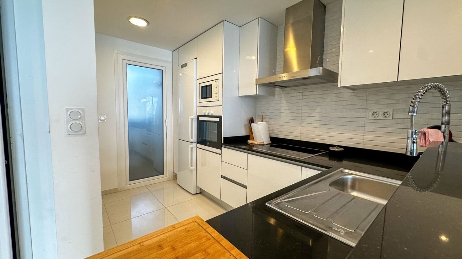 2 bedroom Apartment for sale in Punta Prima with garage - € 420,000 (Ref: 9514066)