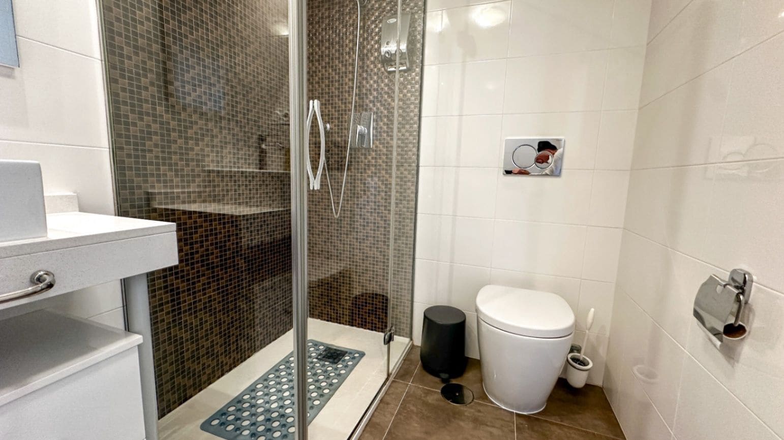 2 bedroom Apartment for sale in Punta Prima with garage - € 420,000 (Ref: 9514066)