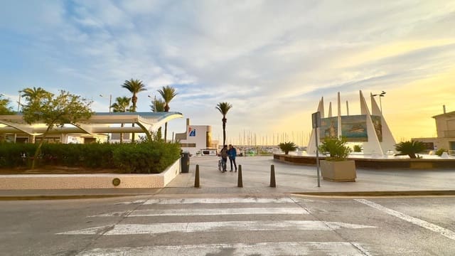 4 Zimmer Apartment zu verkaufen in Torrevieja - 419.900 € (Ref: 9514095)