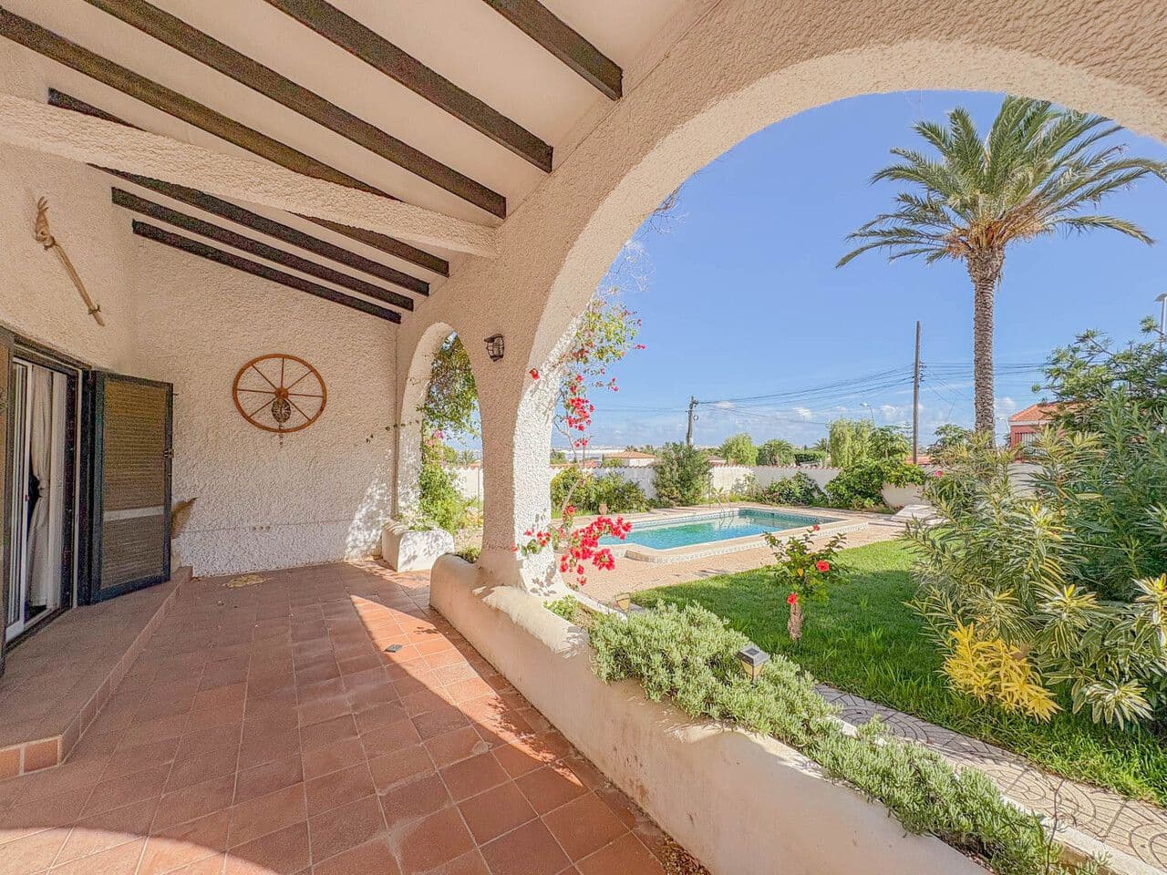 4 bedroom Villa for sale in La Siesta - € 425,000 (Ref: 9514098)