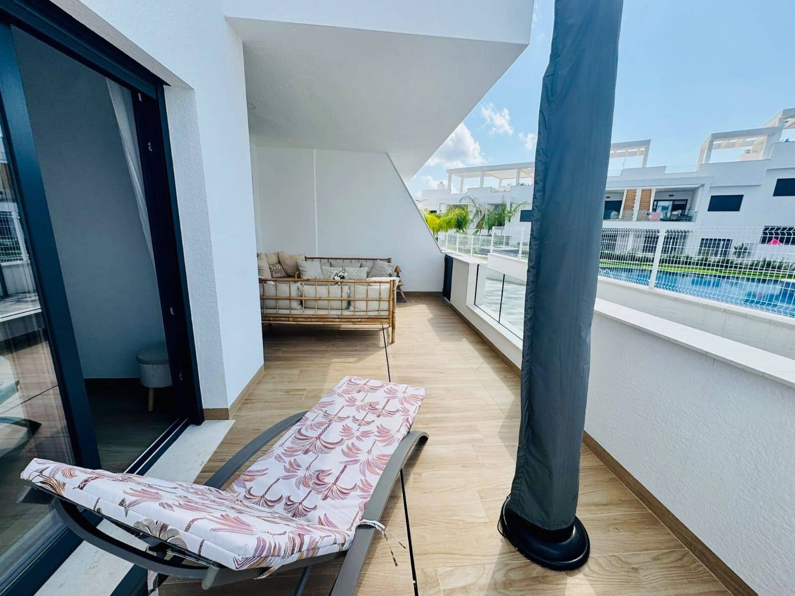 2 slaapkamer Appartement te koop in Los Balcones met zwembad - € 299.000 (Ref: 9514111)