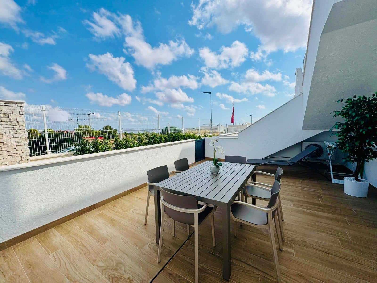 2 slaapkamer Appartement te koop in Los Balcones met zwembad - € 299.000 (Ref: 9514111)