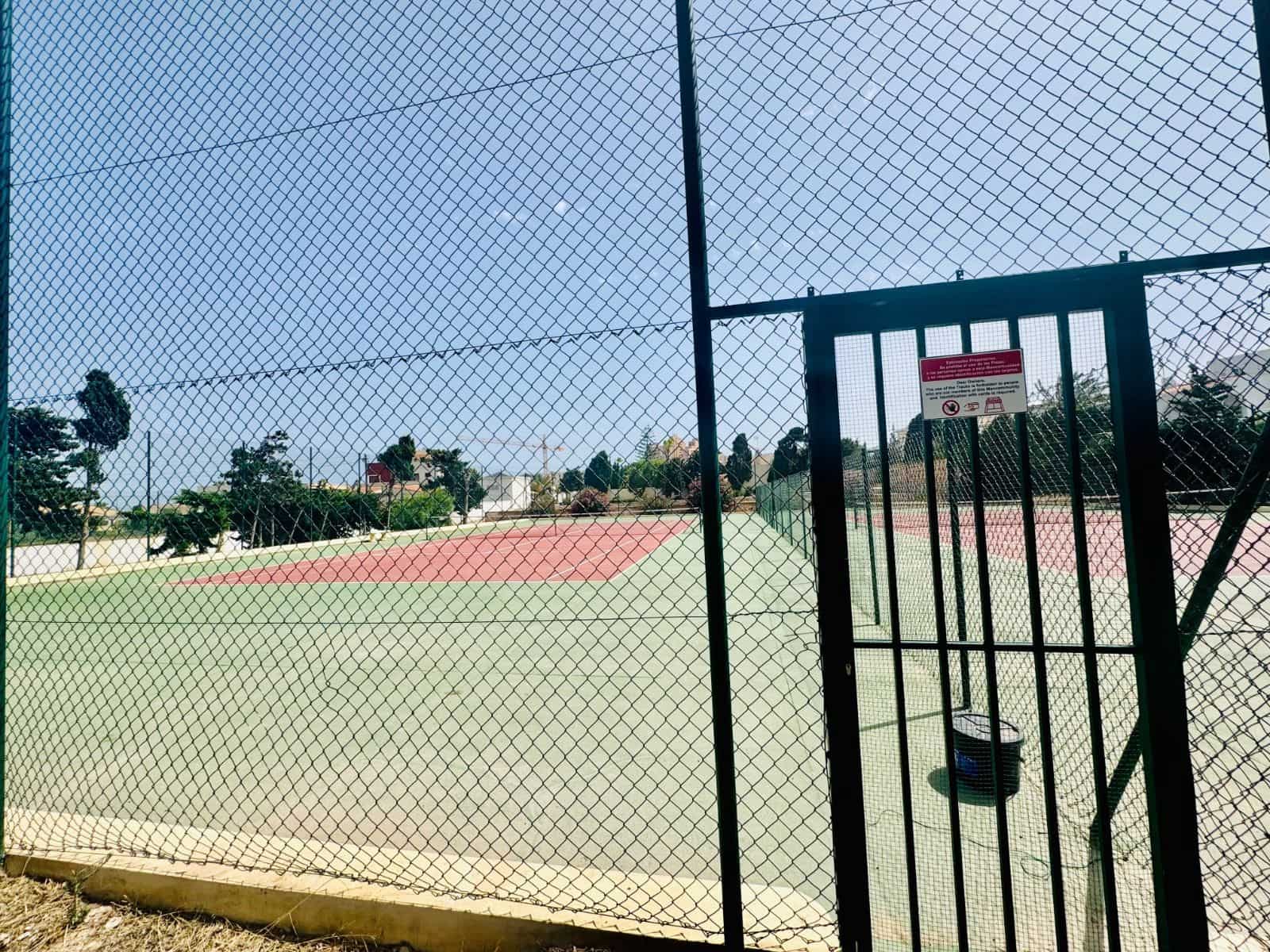 3 slaapkamer Appartement te koop in La Mata met zwembad - € 269.000 (Ref: 9514113)