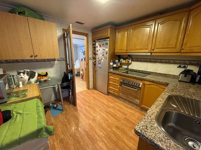 4 chambre Appartement à vendre à Torrevieja - 270 000 € (Ref: 9514122)