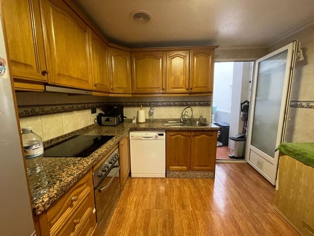 Apartamento de 4 habitaciones en Torrevieja en venta - 270.000 € (Ref: 9514122)