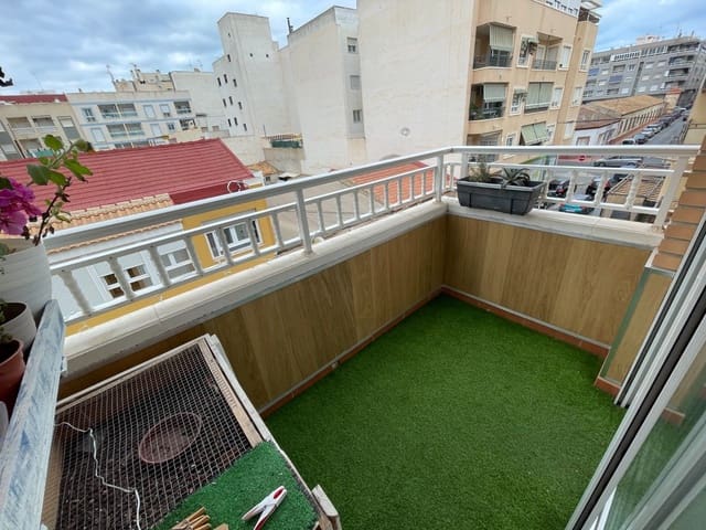 Apartamento de 4 habitaciones en Torrevieja en venta - 270.000 € (Ref: 9514122)