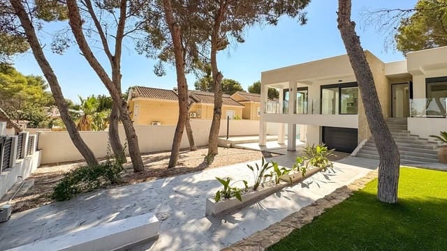 4 bedroom Villa for sale in Los Balcones with pool - € 995,000 (Ref: 9514126)