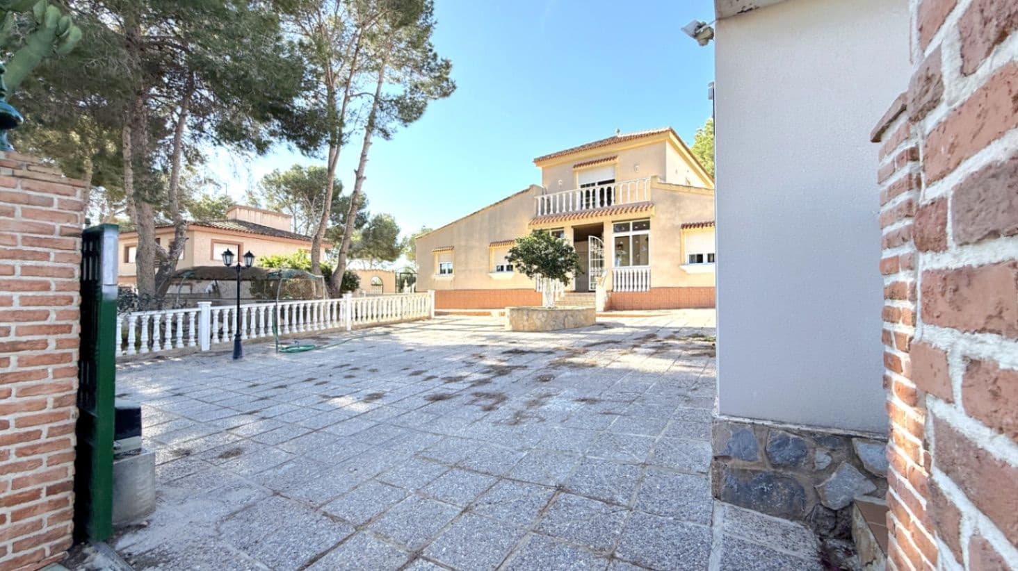 4 Zimmer Villa zu verkaufen in Pinar de Campoverde mit Garage - 480.000 € (Ref: 9514135)