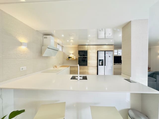 3 makuuhuone Huvila myytävänä paikassa La Florida, Orihuela mukana uima-altaan 
autotalli - 340 000 € (Ref: 9514137)