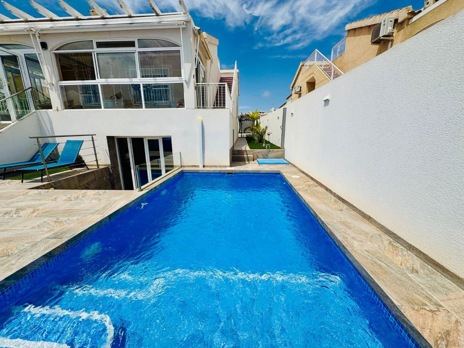 3 soveværelse Villa til salg i La Florida med swimmingpool garage - € 340.000 (Ref: 9514137)