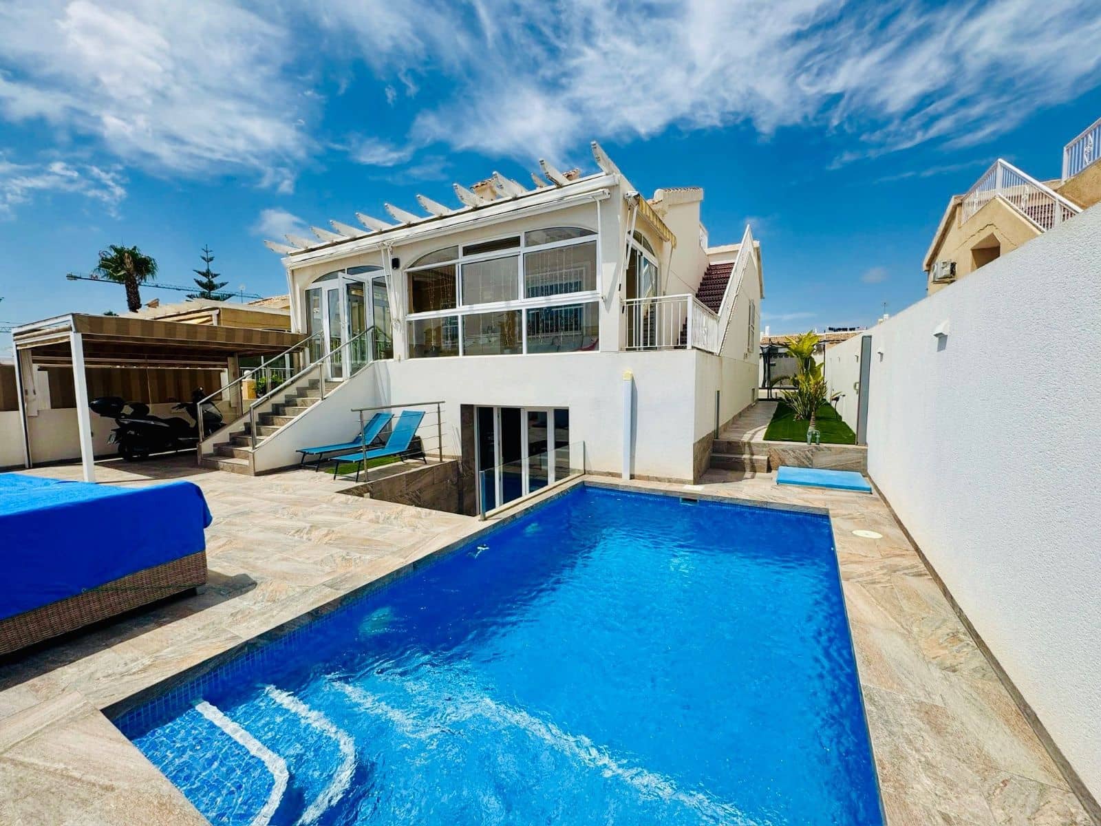 3 soveværelse Villa til salg i La Florida med swimmingpool garage - € 340.000 (Ref: 9514137)