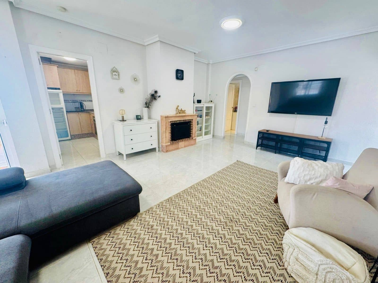 3 soveværelse Villa til salg i La Florida med swimmingpool garage - € 340.000 (Ref: 9514137)