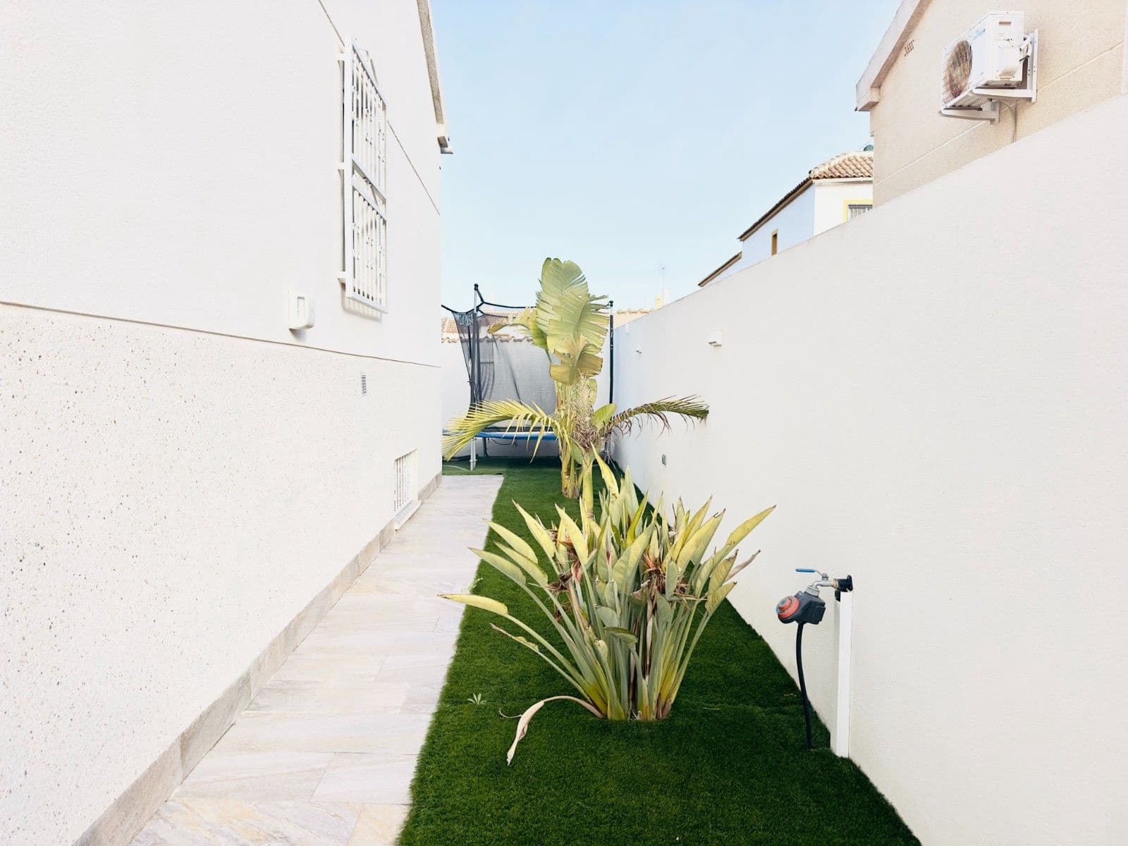 3 soveværelse Villa til salg i La Florida med swimmingpool garage - € 340.000 (Ref: 9514137)