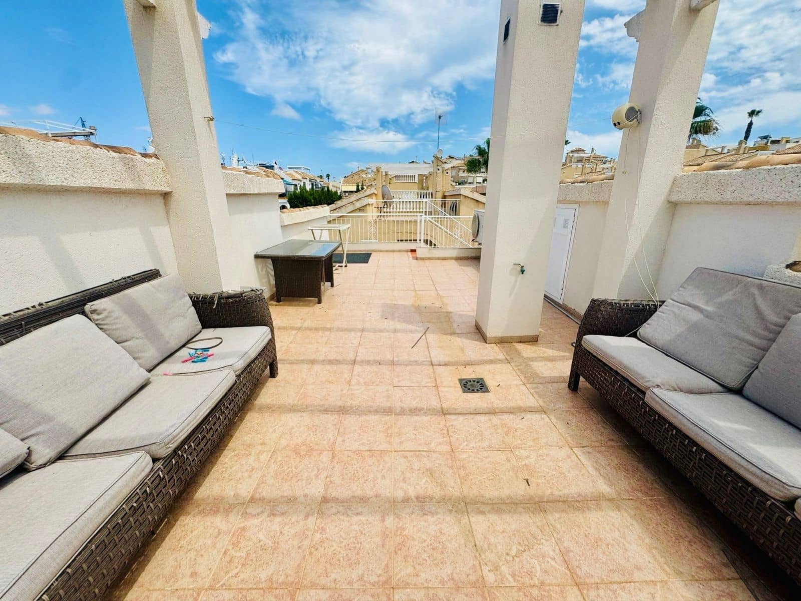 3 soveværelse Villa til salg i La Florida med swimmingpool garage - € 340.000 (Ref: 9514137)