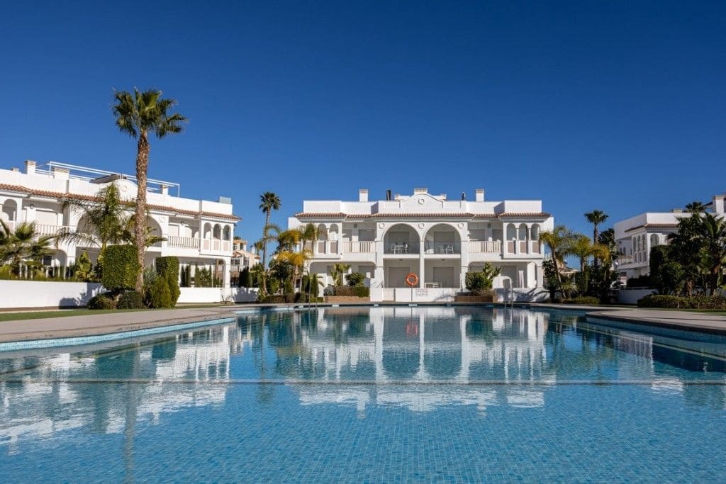 2 bedroom Penthouse for sale in Rojales - € 299,900 (Ref: 9514143)