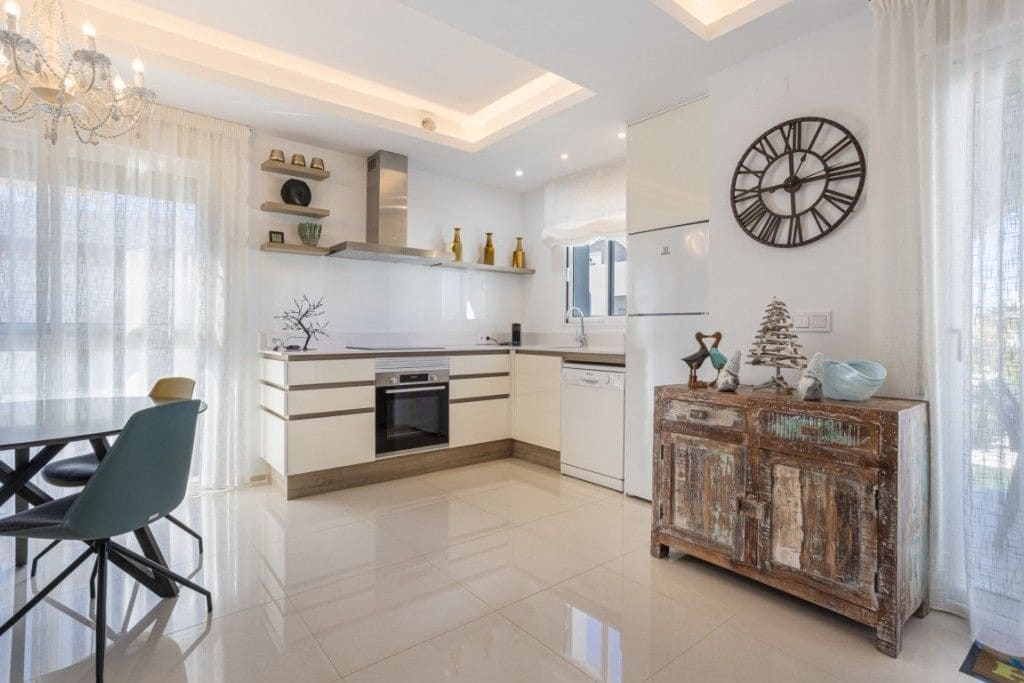 2 bedroom Penthouse for sale in Rojales - € 299,900 (Ref: 9514143)