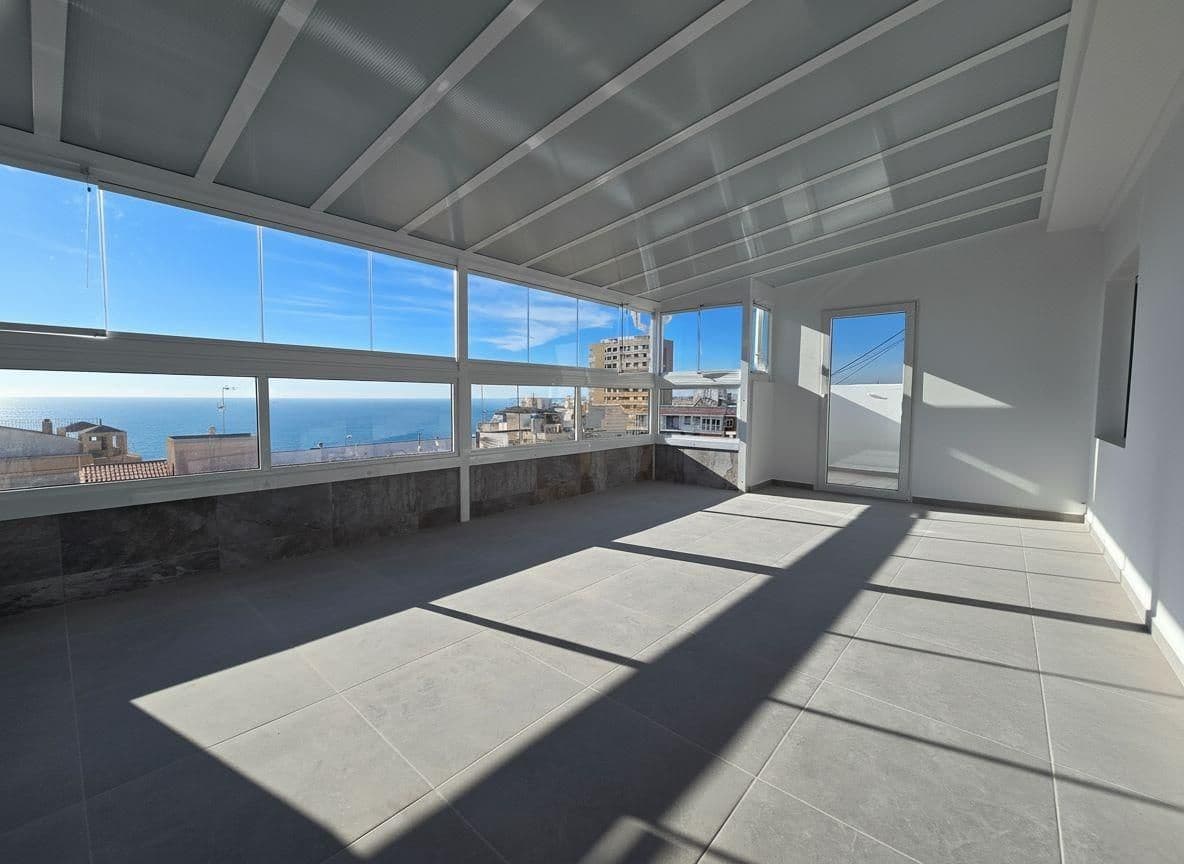 2 chambre Penthouse à vendre à Torrevieja - 234 000 € (Ref: 9514144)