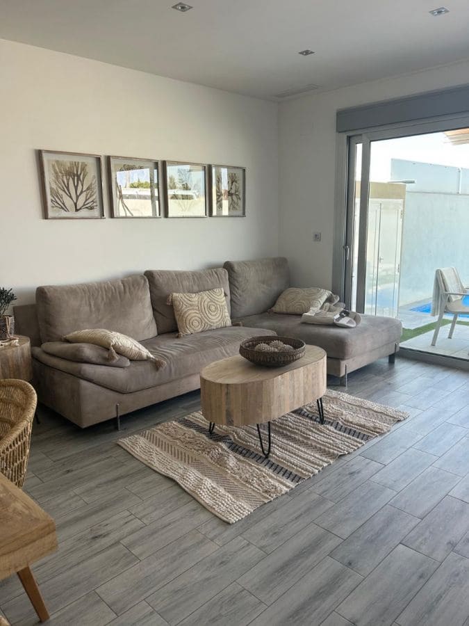 3 slaapkamer Villa te koop in Daya Vieja met zwembad - € 389.000 (Ref: 9514165)