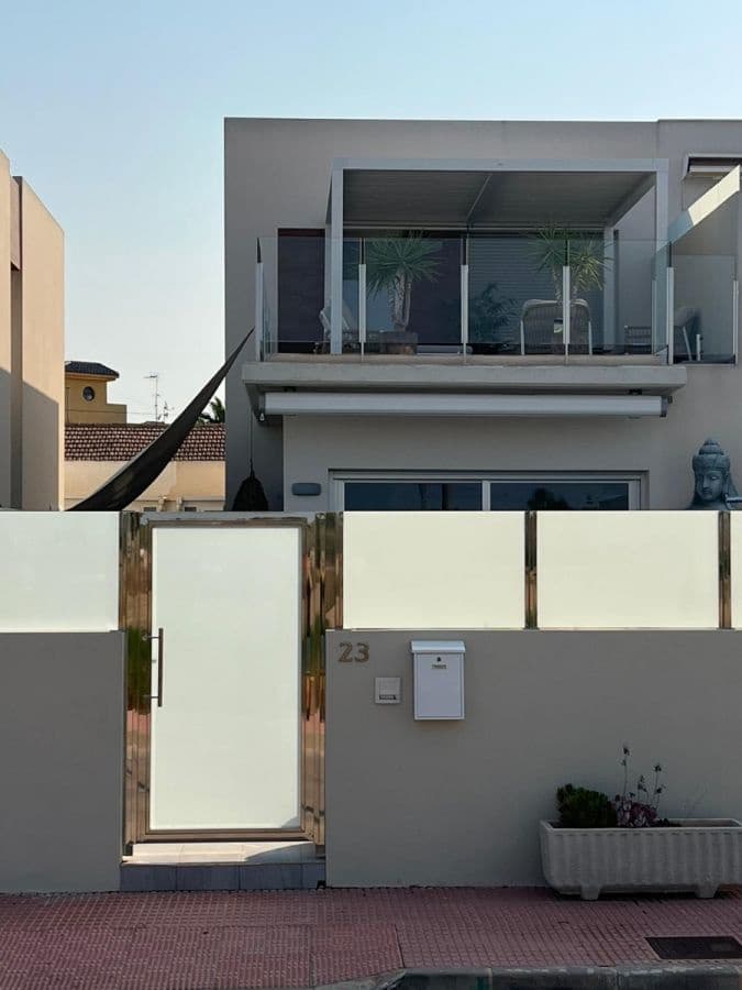 3 slaapkamer Villa te koop in Daya Vieja met zwembad - € 389.000 (Ref: 9514165)