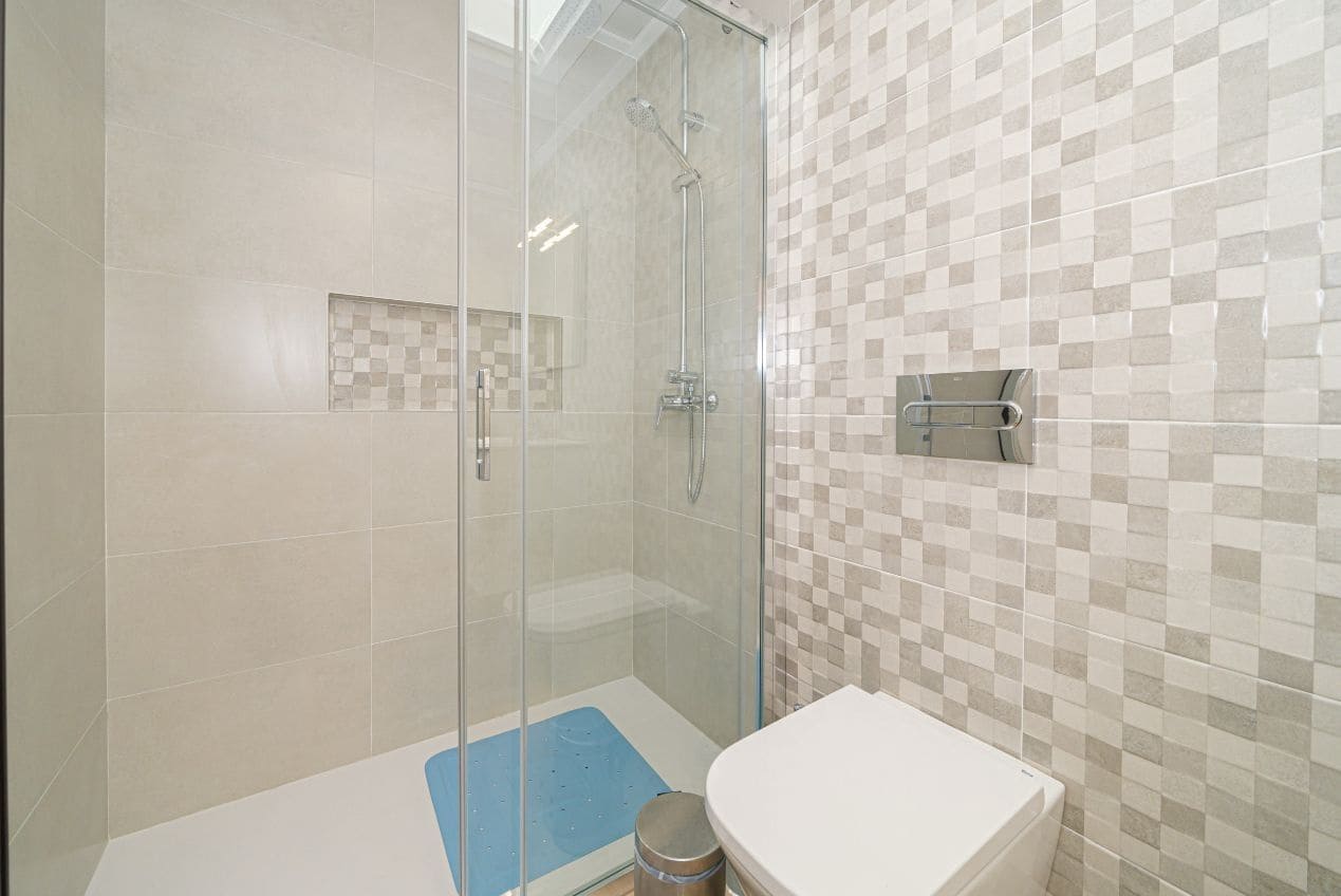 Chalet de 3 habitaciones en Avileses en venta con piscina - 289.900 € (Ref: 9514167)