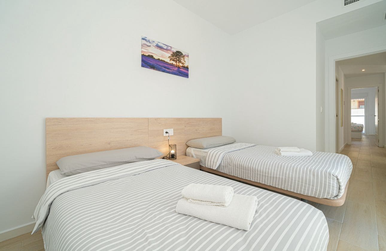 Chalet de 3 habitaciones en Avileses en venta con piscina - 289.900 € (Ref: 9514167)