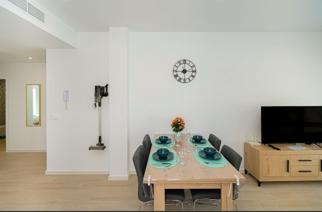 Chalet de 3 habitaciones en Avileses en venta con piscina - 289.900 € (Ref: 9514167)