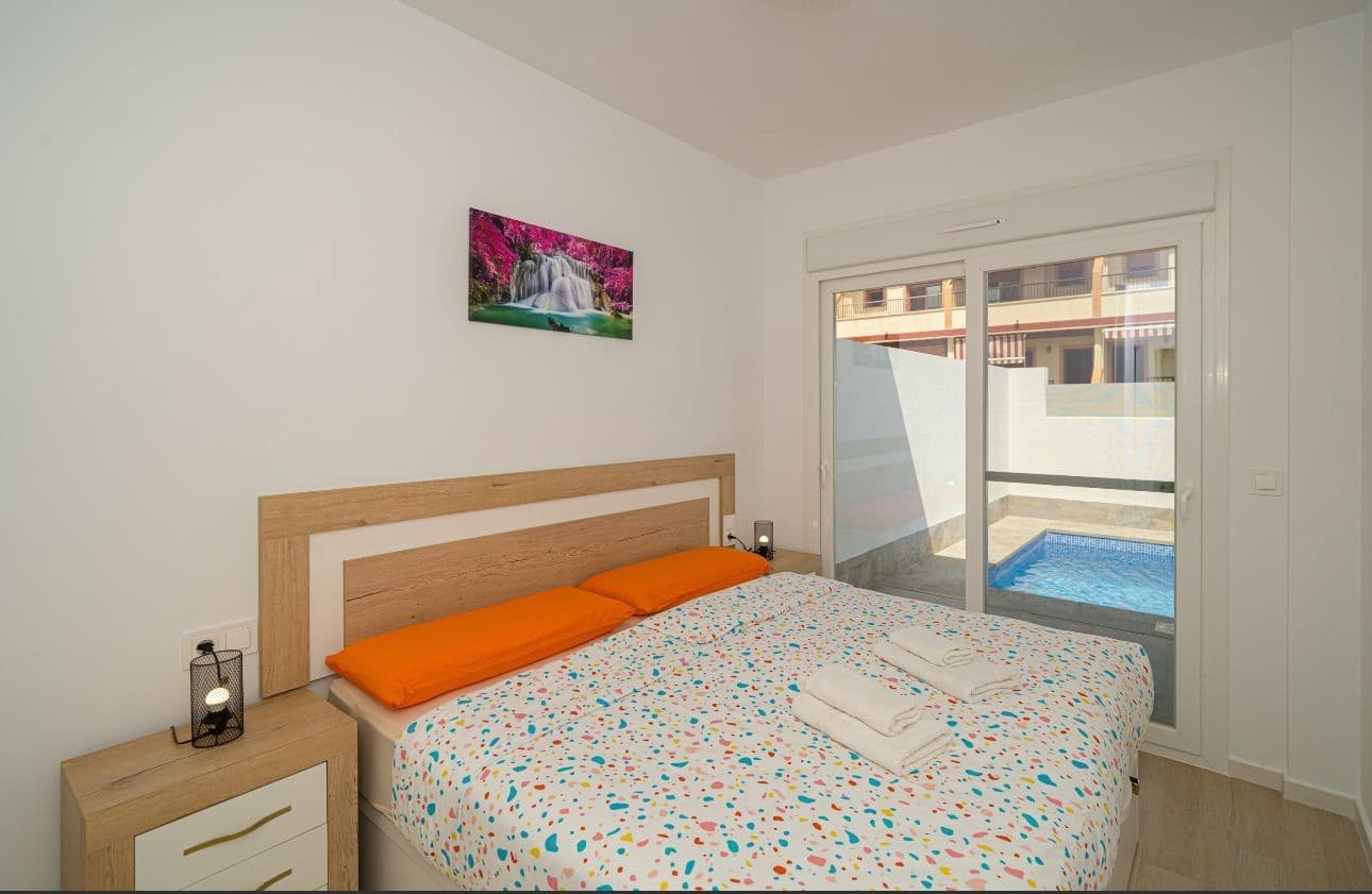 Chalet de 3 habitaciones en Avileses en venta con piscina - 289.900 € (Ref: 9514167)