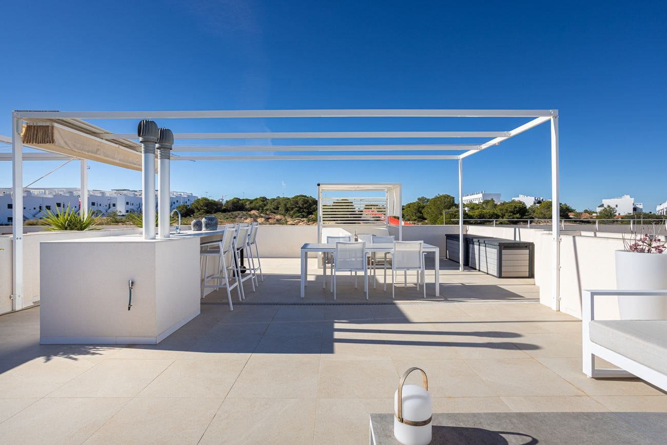 3 chambre Penthouse à vendre à Torrevieja avec piscine - 320 000 € (Ref: 9514169)