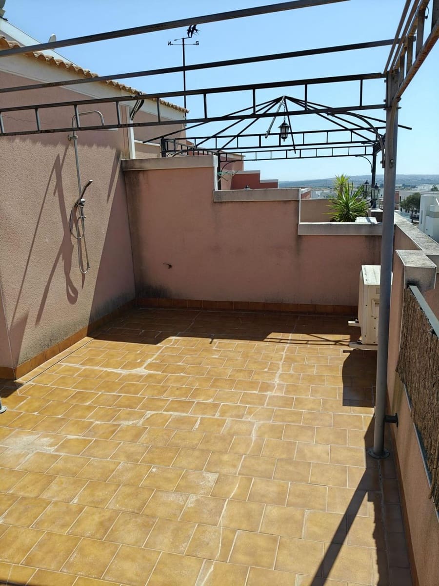 3 bedroom Apartment for sale in Los Montesinos with pool - € 185,000 (Ref: 9514179)