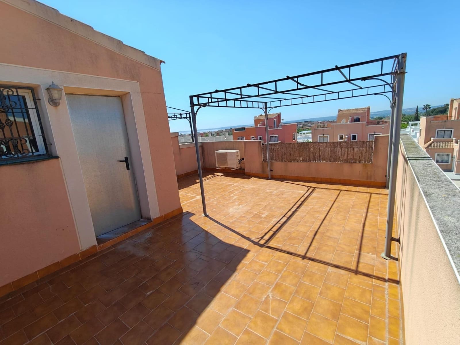 3 bedroom Apartment for sale in Los Montesinos with pool - € 185,000 (Ref: 9514179)