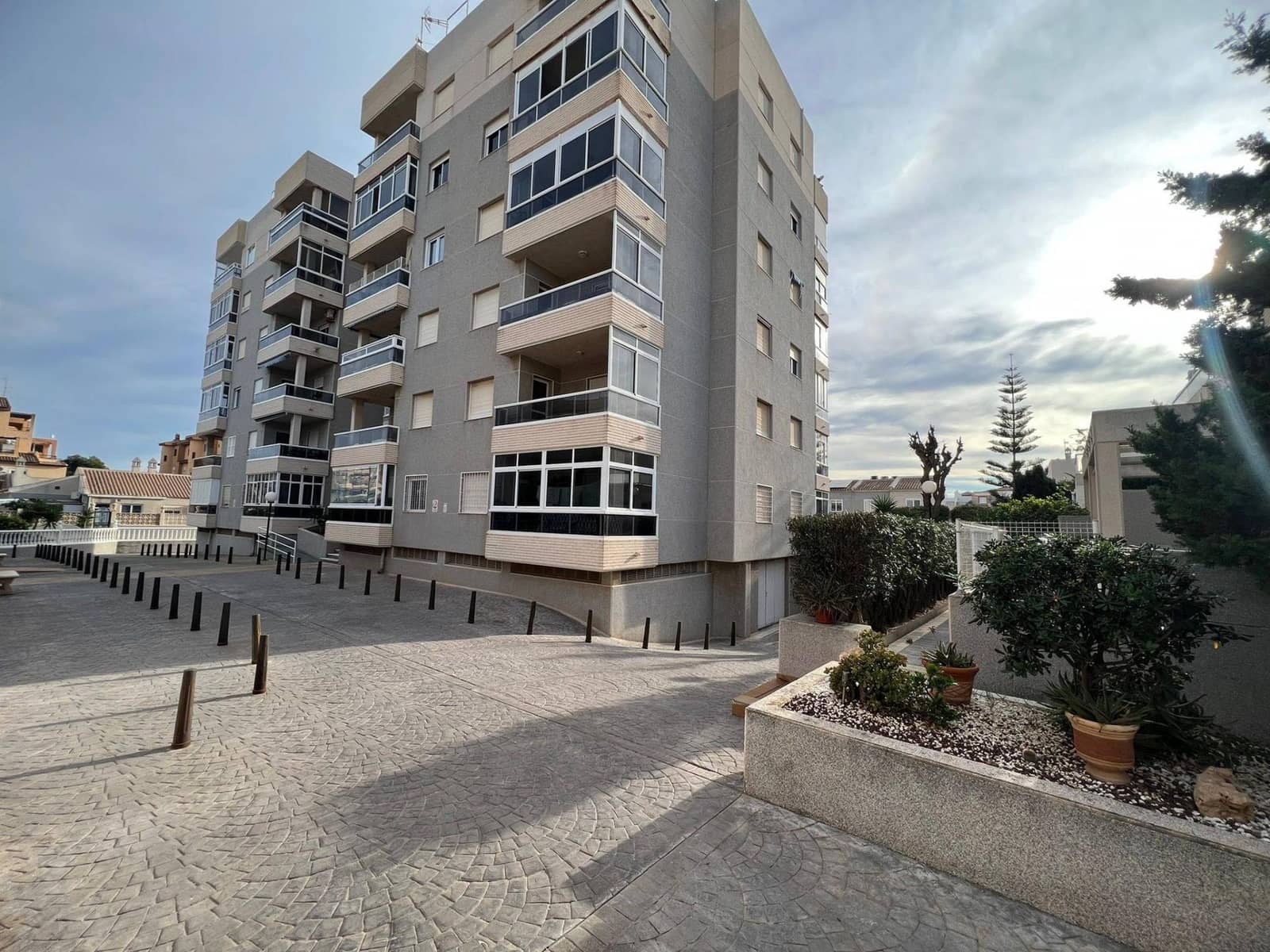 2 sypialnia Apartament na sprzedaż w Torrevieja z basenem - 195 999 € (Ref: 9514185)