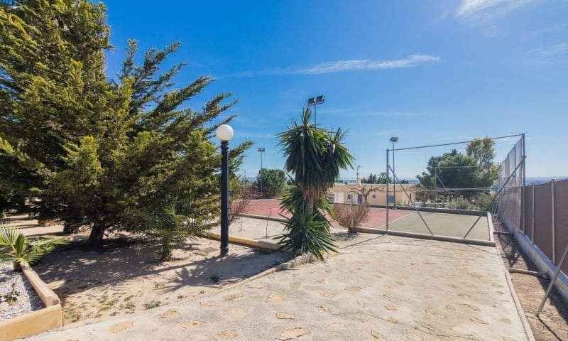 3 bedroom Villa for sale in Elche / Elx - € 550,000 (Ref: 9514260)