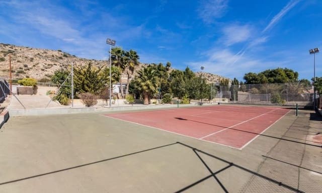 Chalet de 3 habitaciones en Elche / Elx en venta - 550.000 € (Ref: 9514260)