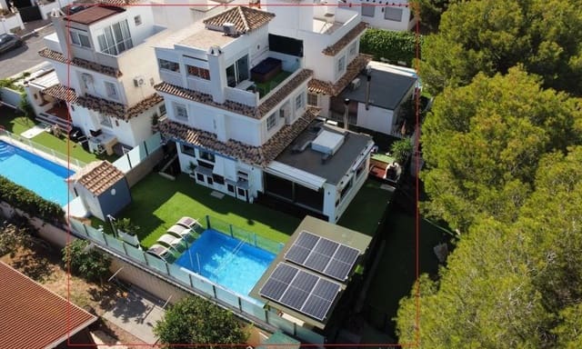 Chalet de 3 habitaciones en La Zenia, Orihuela en venta - 430.000 € (Ref: 9514263)
