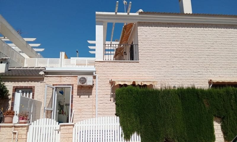 Chalet de 4 habitaciones en Pilar de la Horadada en venta con garaje - 295.000 € (Ref: 9514268)