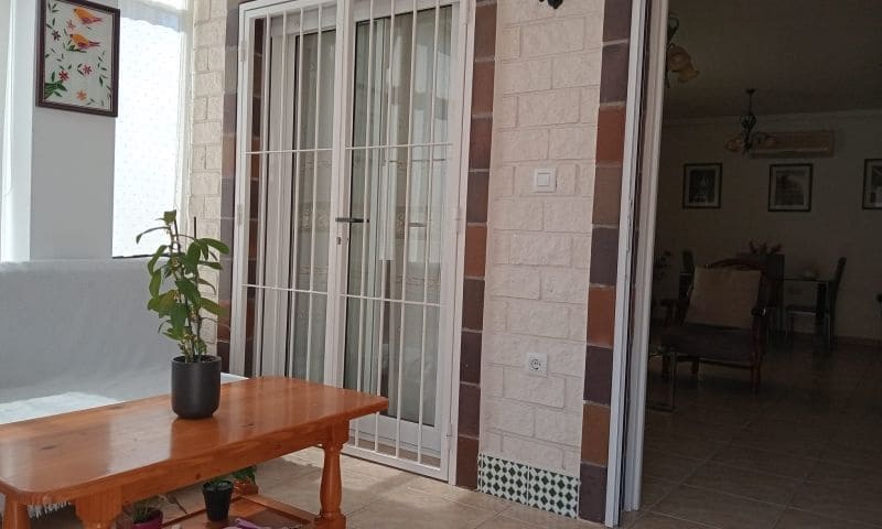 Chalet de 4 habitaciones en Pilar de la Horadada en venta con garaje - 295.000 € (Ref: 9514268)