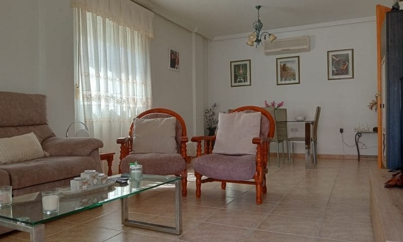 Chalet de 4 habitaciones en Pilar de la Horadada en venta con garaje - 295.000 € (Ref: 9514268)